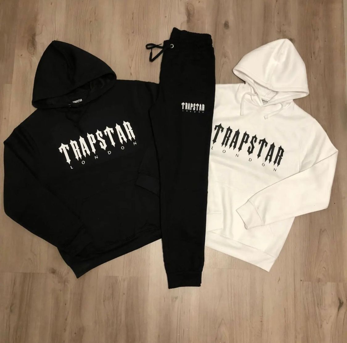CONJUNTO TRAPSTAR (PANTALÓN Y SUDADERA) + SUDADERA