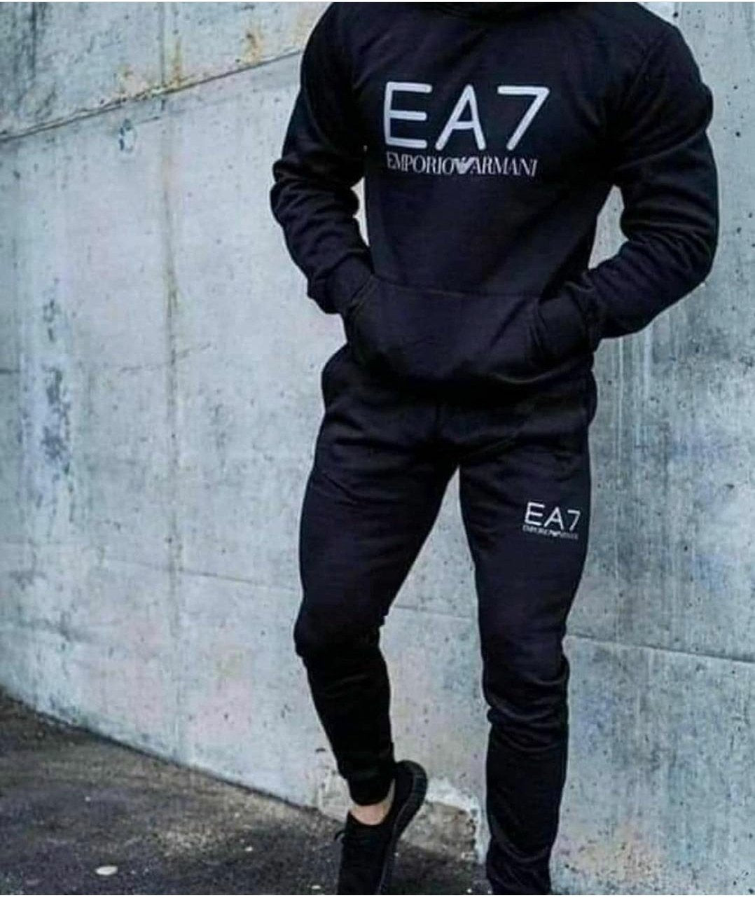 CHANDAL EMPORIO ARMANI CAPUCHA